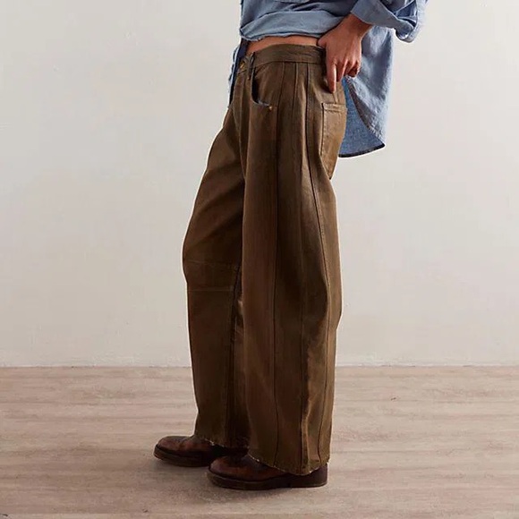 We The Free Good Luck Barrel Jeans - Picture 3 of 10